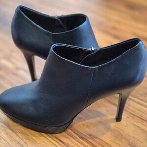 Vince Camuto Women's Black Nappa Closed Pointed Toe High Heel Elvin Bootie